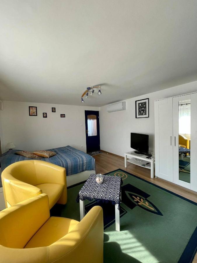 Jorgos Apartman 凯斯特海伊 外观 照片