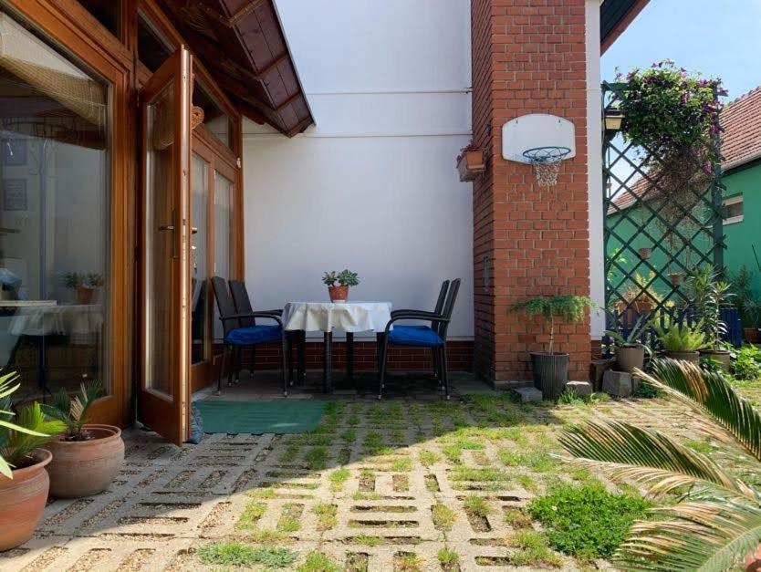 Jorgos Apartman 凯斯特海伊 外观 照片